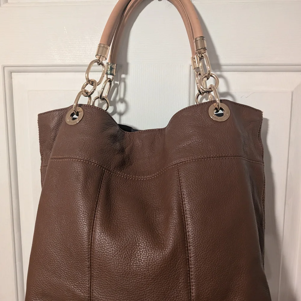 Tommy Hilfiger Brown Tote Leather Handbag NWOT - Picture 5 of 8